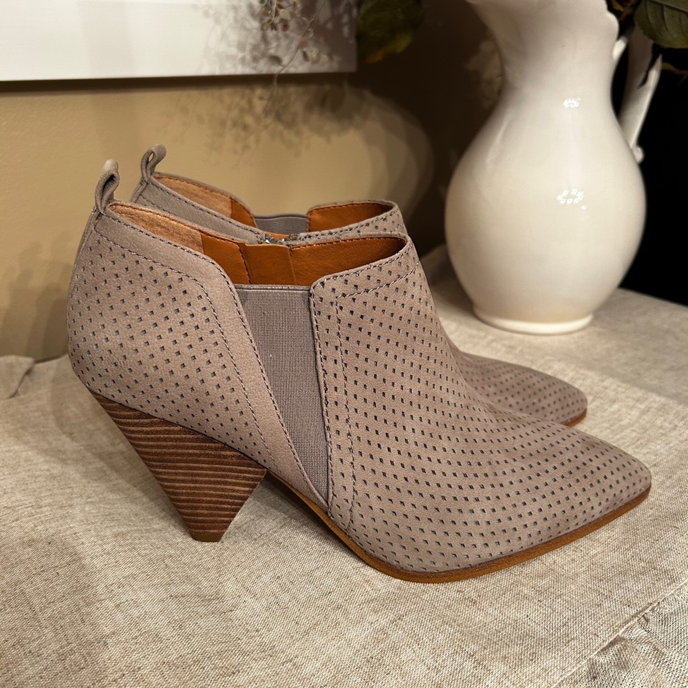 Sarto Suede Gray Booties Size 10